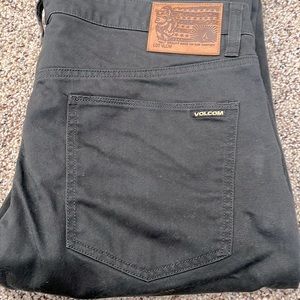 Men’s straight leg pants brand new only worn for a few hours